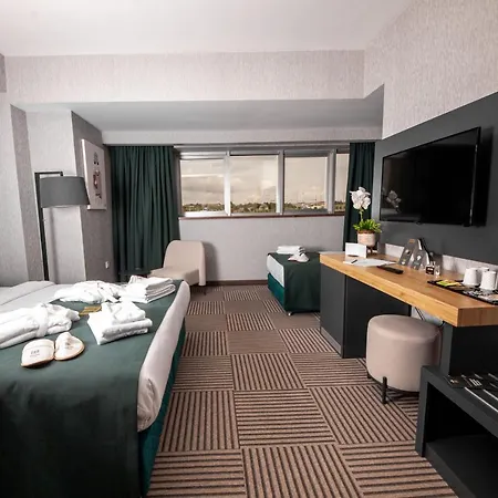 Qayser Deluxe Hotel