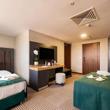 Qayser Deluxe Hotel 4*