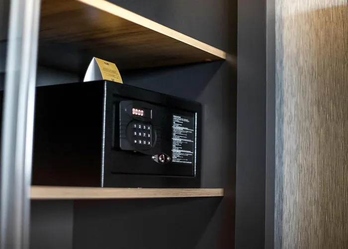 Hotel Qayser Deluxe 4*