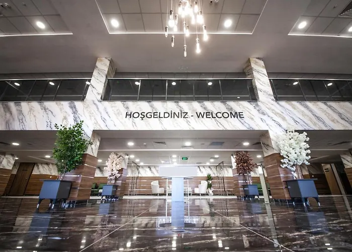 Hotel Qayser Deluxe 4*