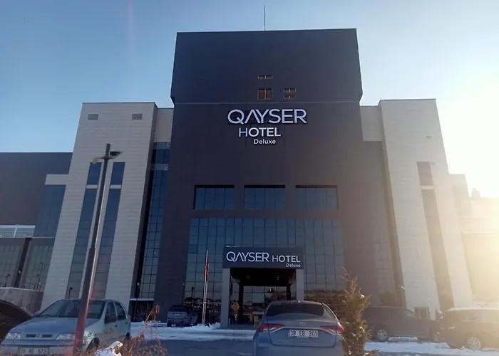 Hotel Qayser Deluxe 4*